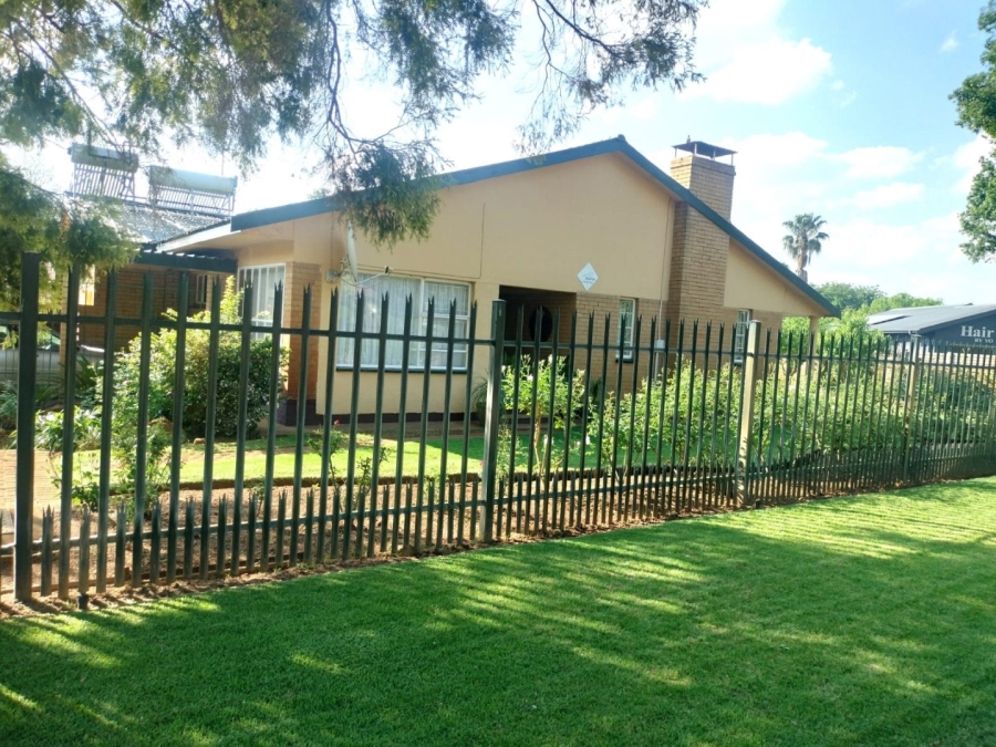 4 Bedroom Property for Sale in Parys Free State
